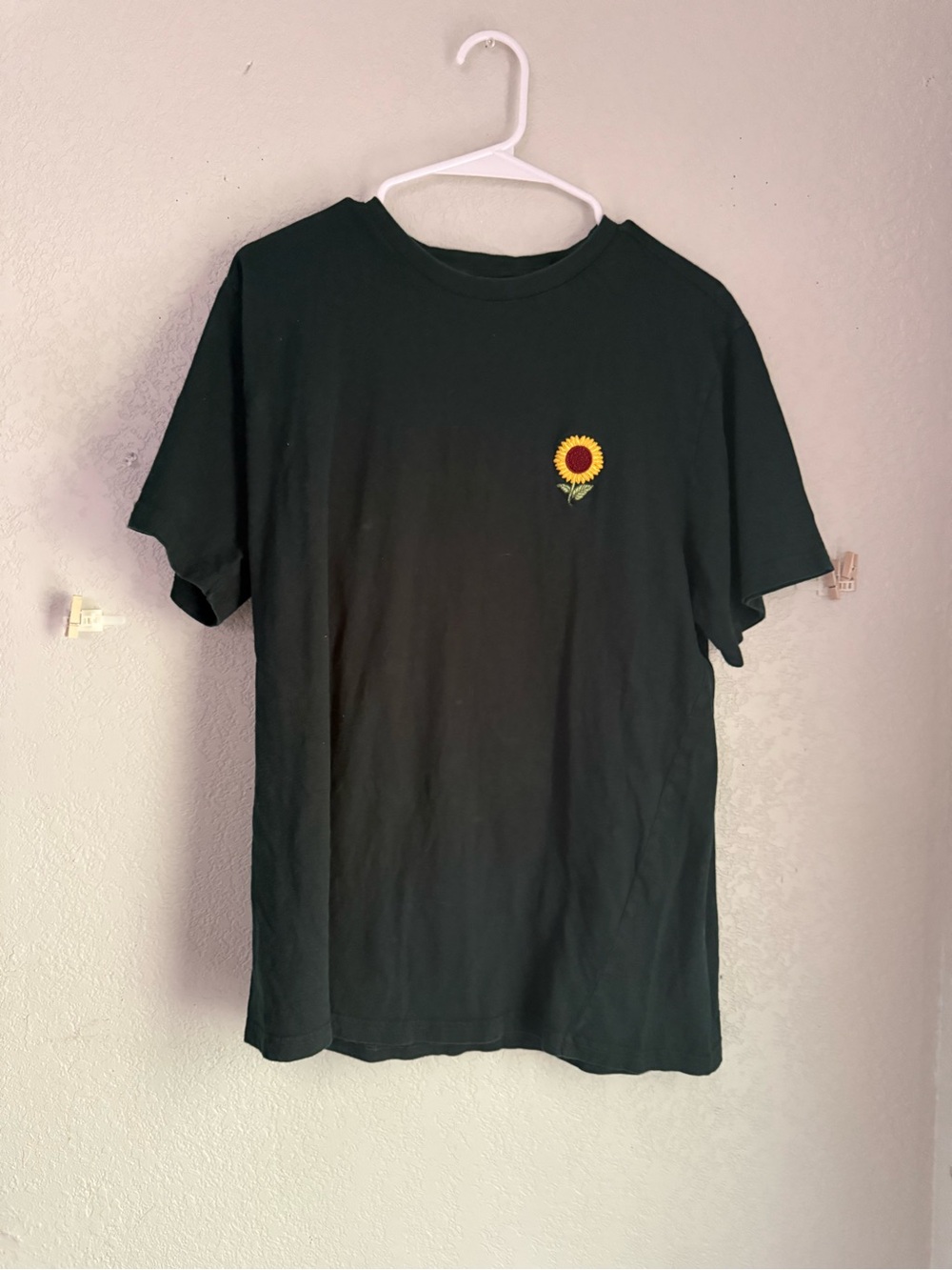 Eighty Eight Brand Embroidered Sunflower T-Shirt Size XL Dark Green Black
